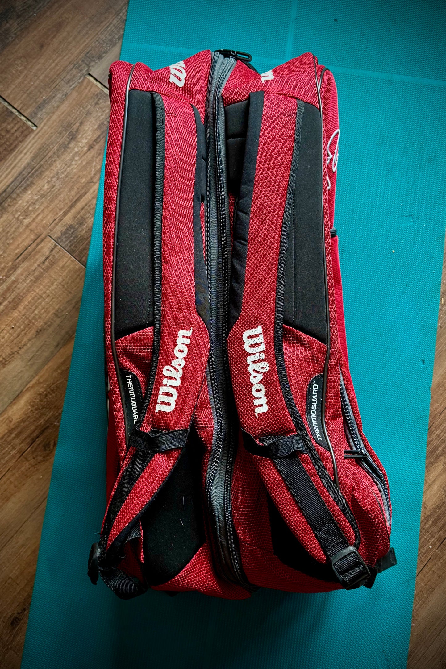 Wilson Roger Federer RF Signature 15-Racquet Tennis Bag Backpack Red/Black/White
