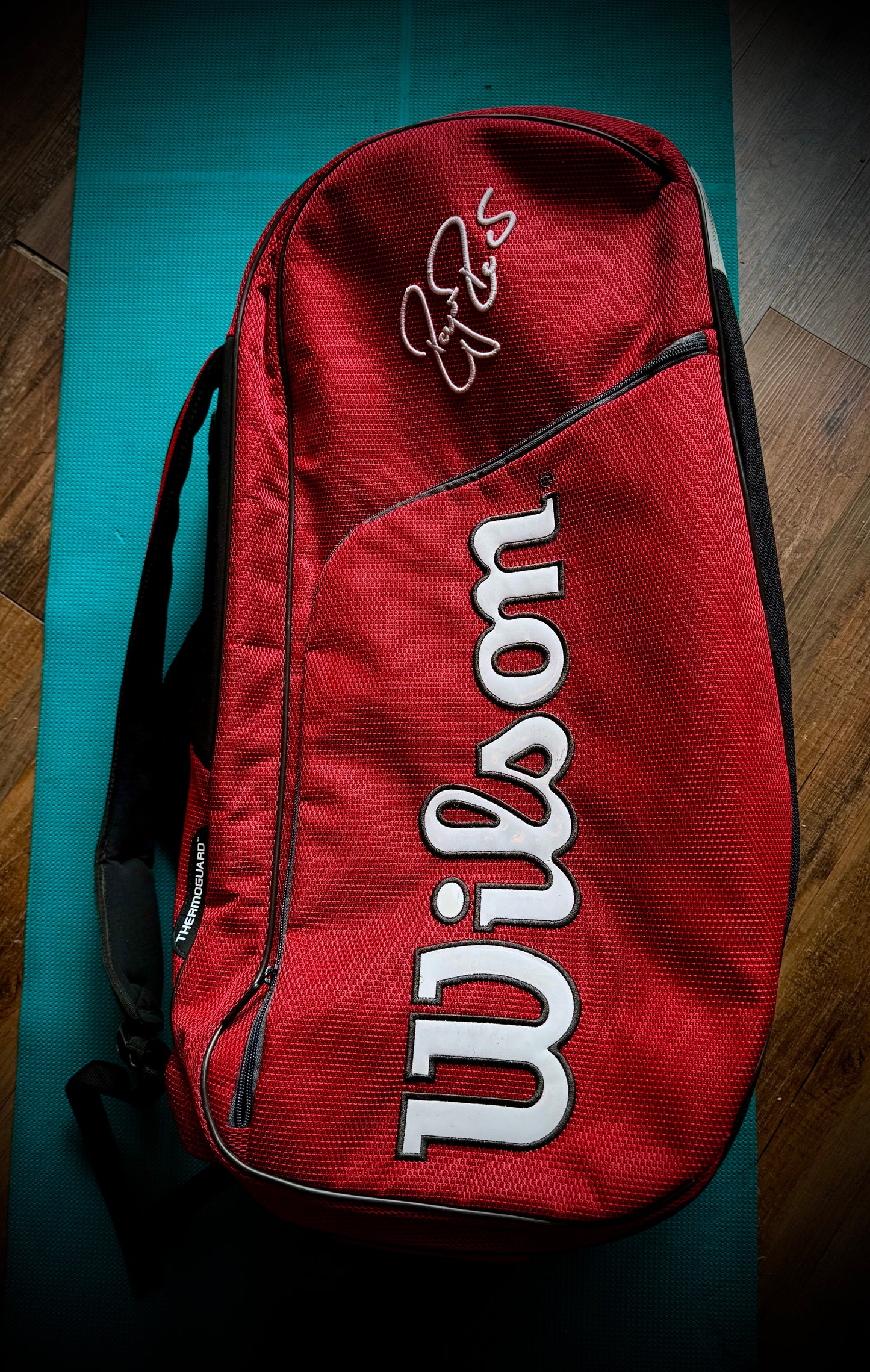 Wilson Roger Federer RF Signature 15-Racquet Tennis Bag Backpack Red/Black/White